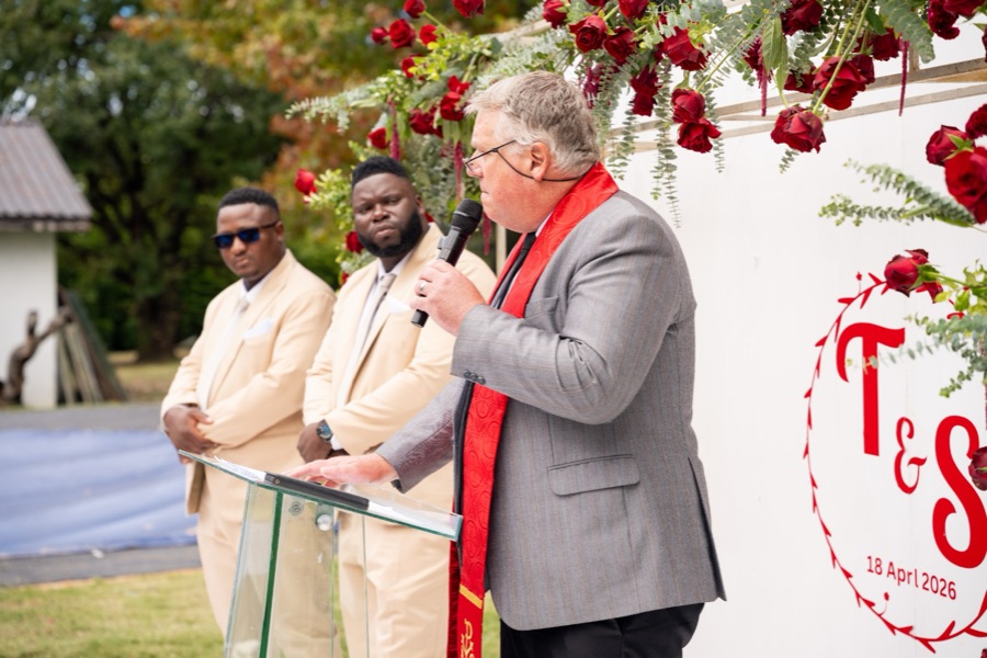Wedding ceremony by Dr. Gerrit Rademeyer in Mashishing